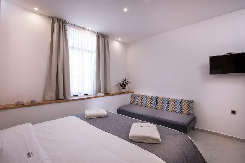 Central City Hotel خانيا المظهر الخارجي الصورة