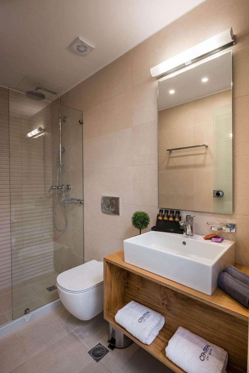 Central City Hotel خانيا المظهر الخارجي الصورة