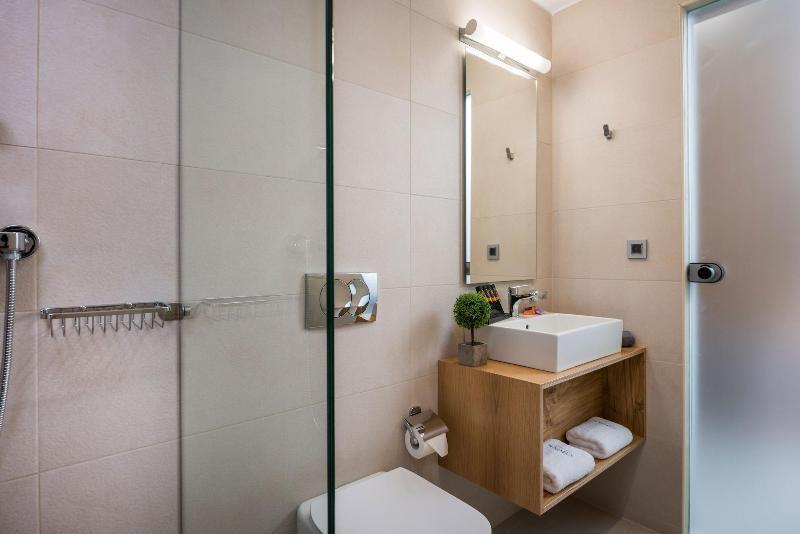 Central City Hotel خانيا المظهر الخارجي الصورة